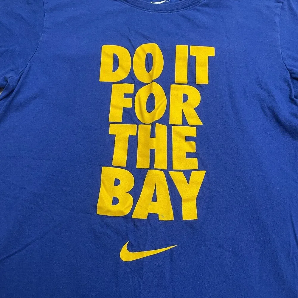 The Nike Tee Athletic Cut Graphic T-Shirt Womens Small Blue Crew Neck Casual Top